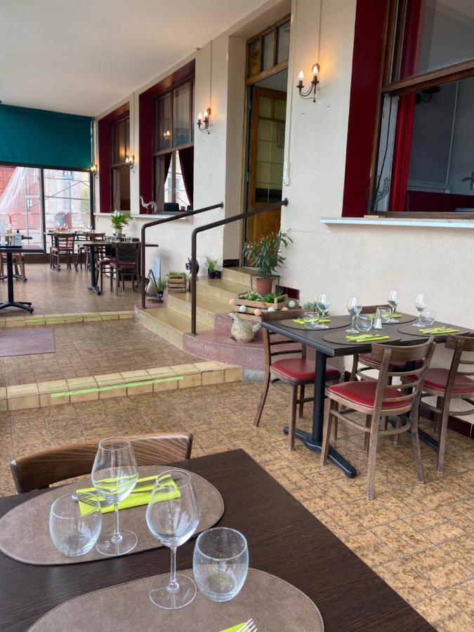 Hotel-Restaurant Les Trois Maures Verdun-sur-le-Doubs Exterior foto