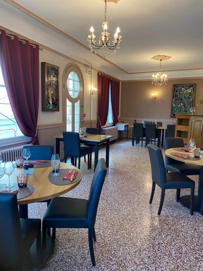 Hotel-Restaurant Les Trois Maures Verdun-sur-le-Doubs Exterior foto