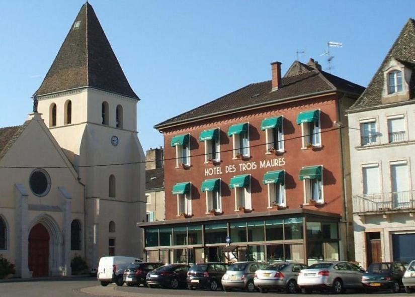 Hotel-Restaurant Les Trois Maures Verdun-sur-le-Doubs Exterior foto